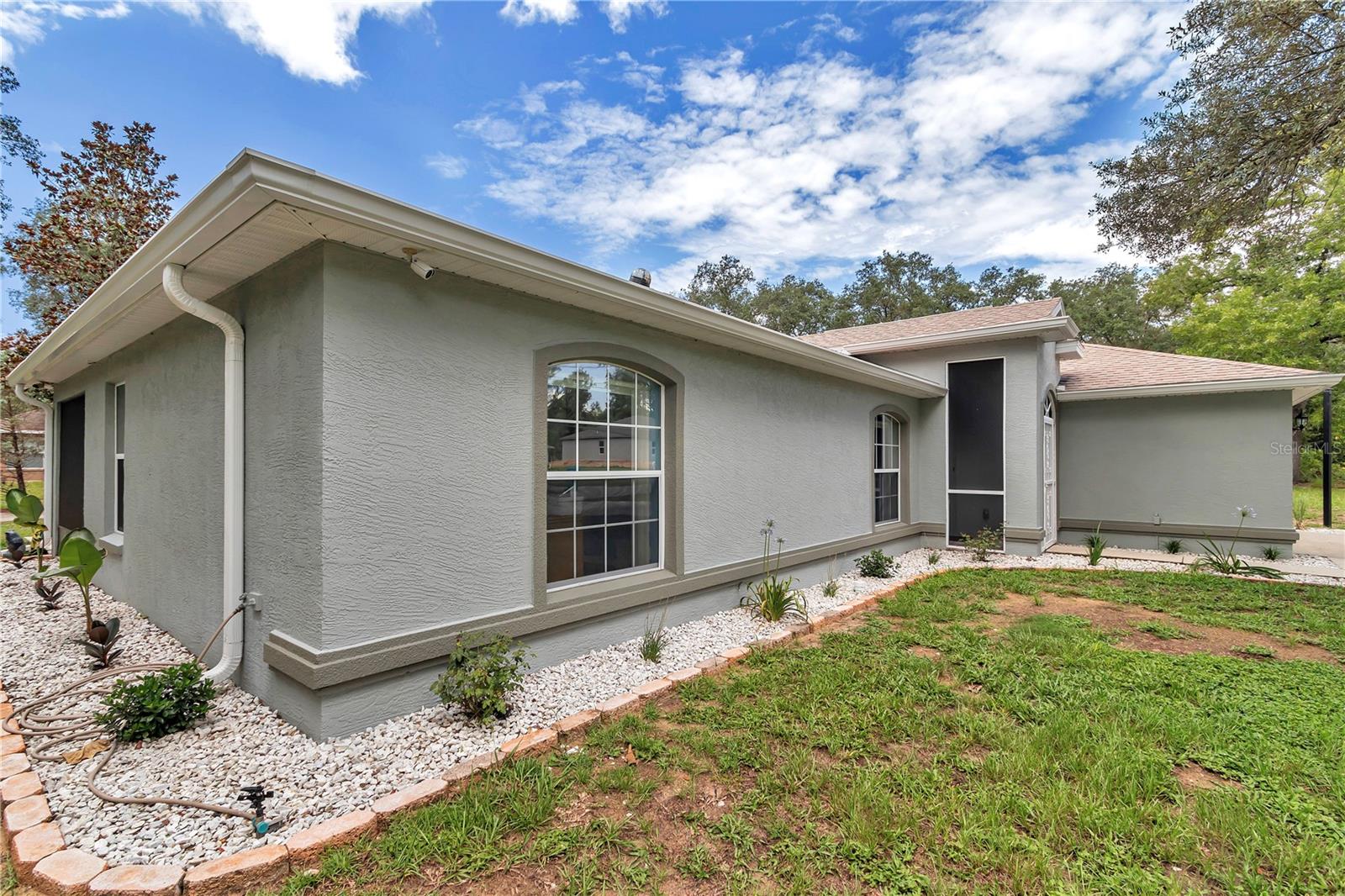 Listing photo id 16 for 8198 Brook Way