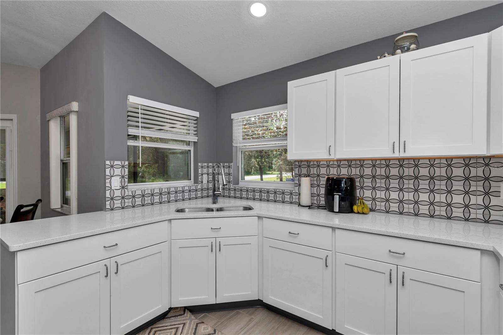 Listing photo id 30 for 8198 Brook Way