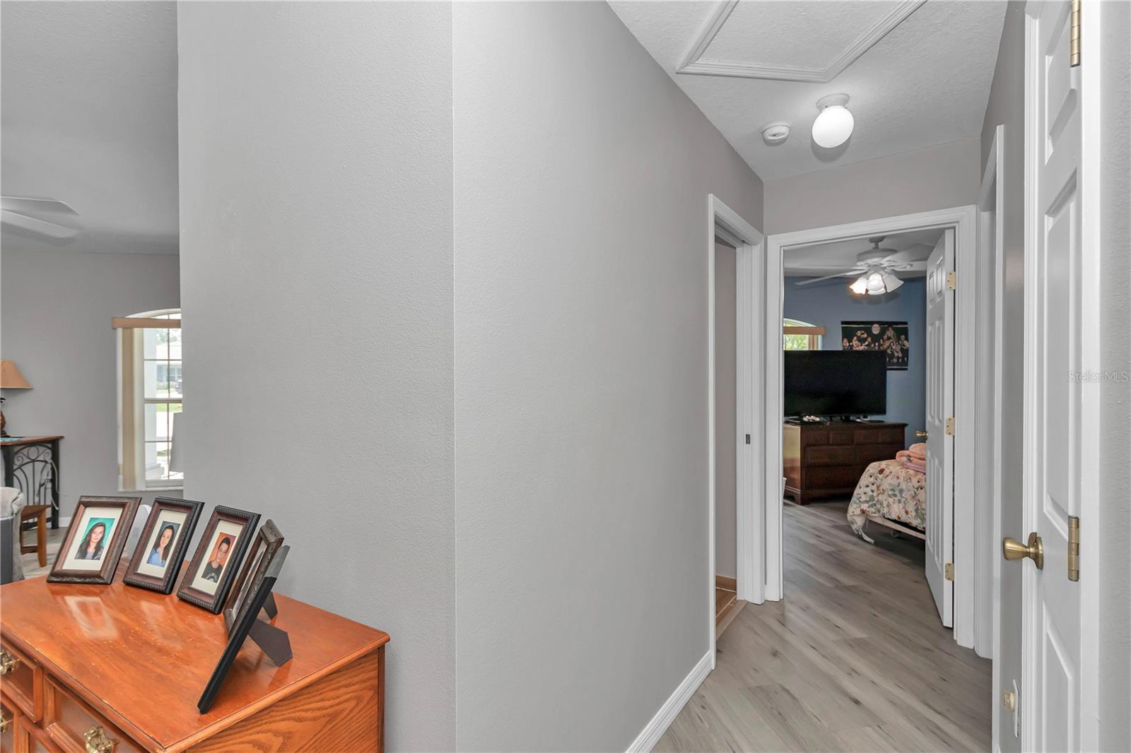 Listing photo id 35 for 8198 Brook Way