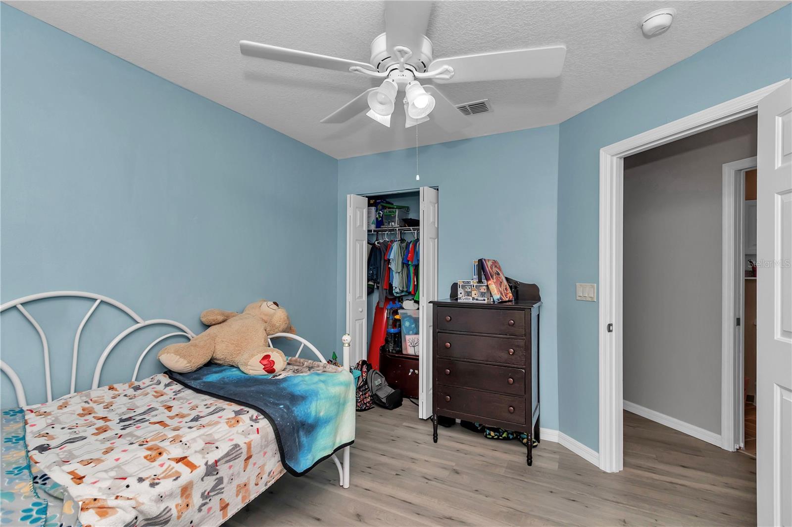Listing photo id 37 for 8198 Brook Way