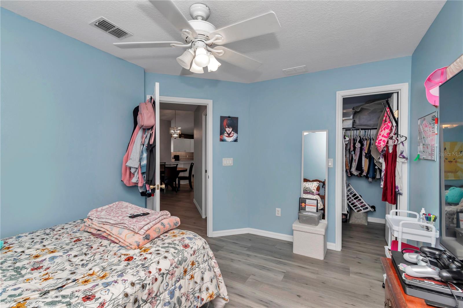 Listing photo id 40 for 8198 Brook Way