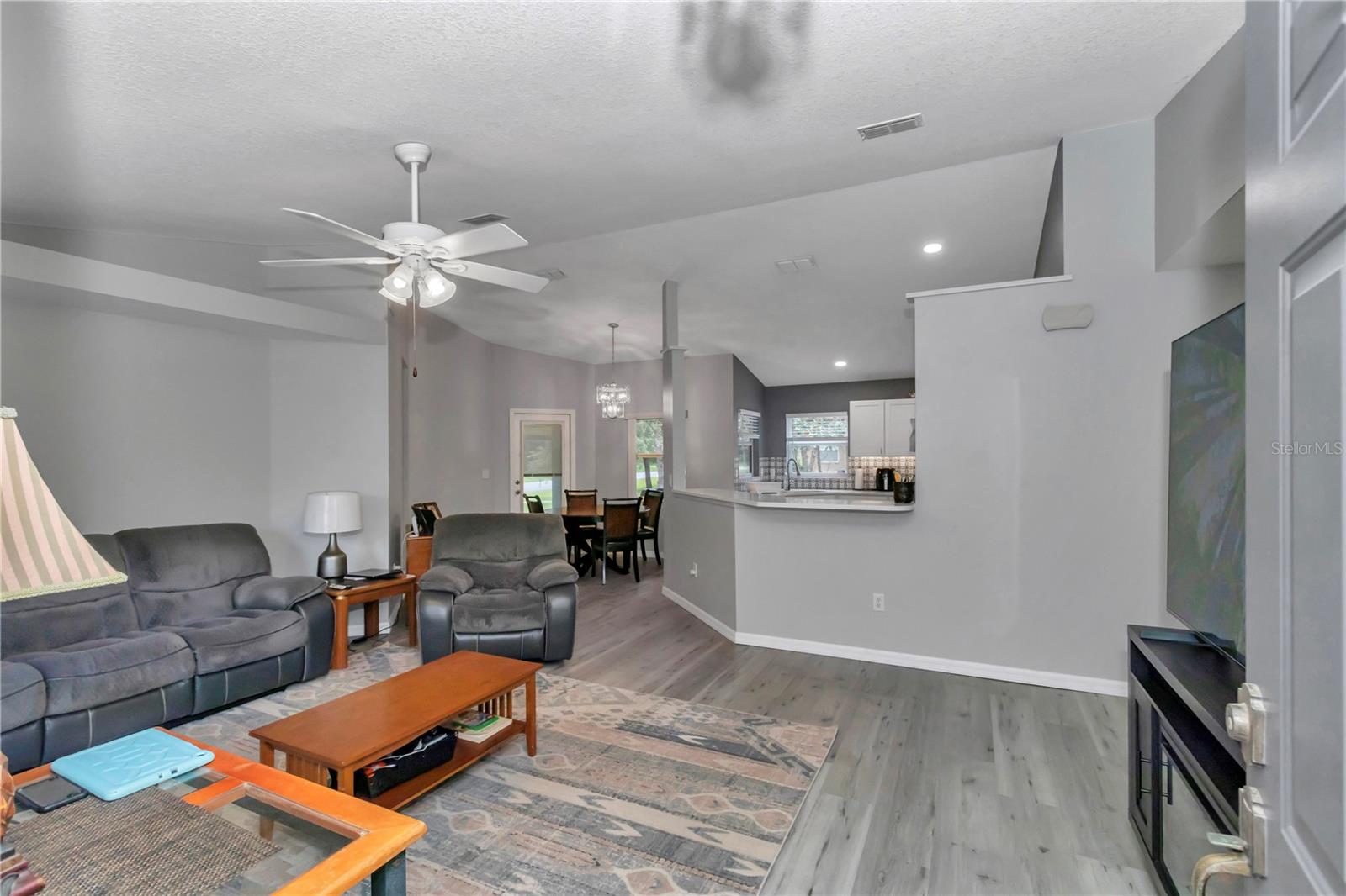 Listing photo id 48 for 8198 Brook Way