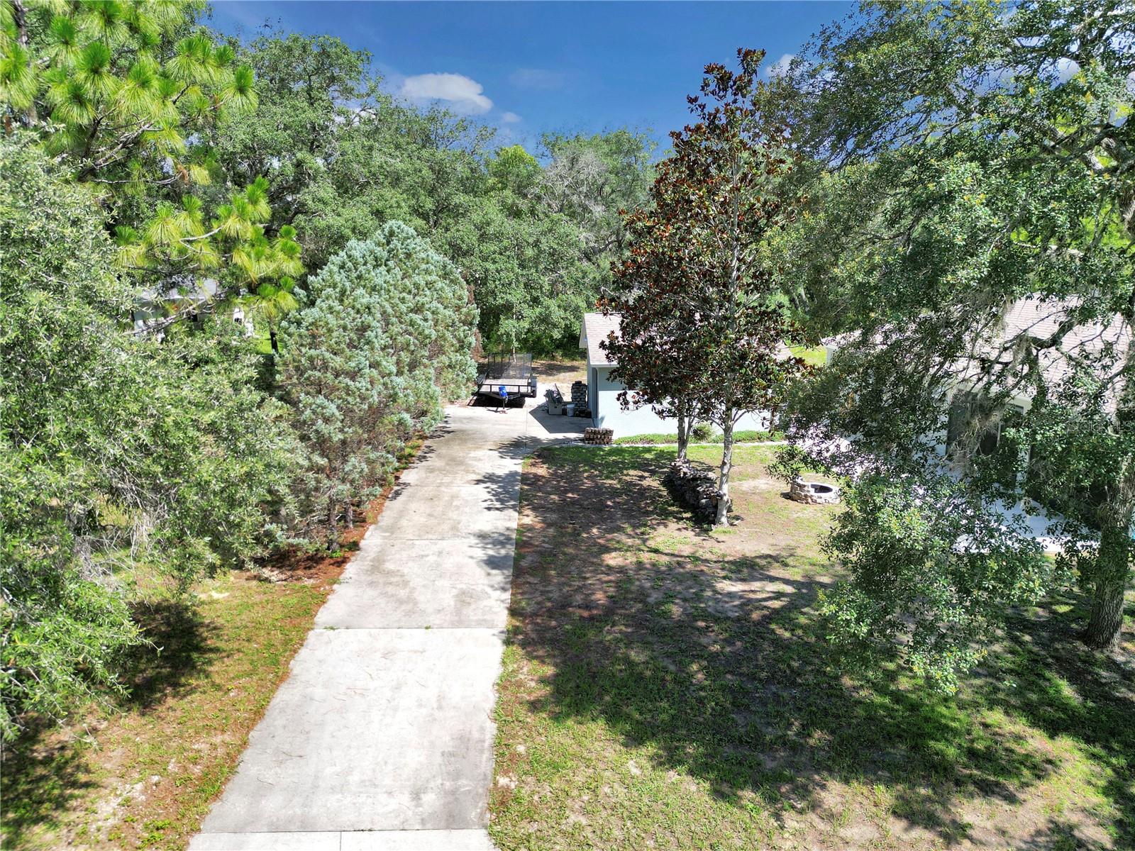 Listing photo id 6 for 8198 Brook Way