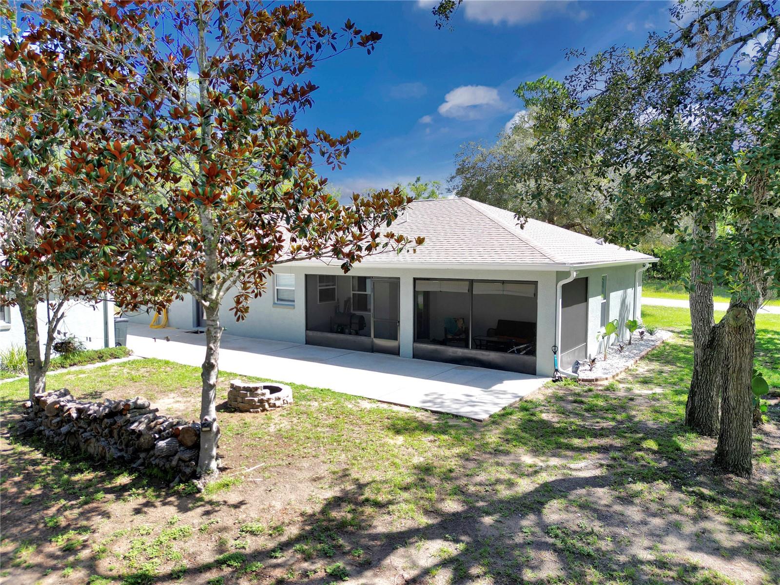 Listing photo id 7 for 8198 Brook Way