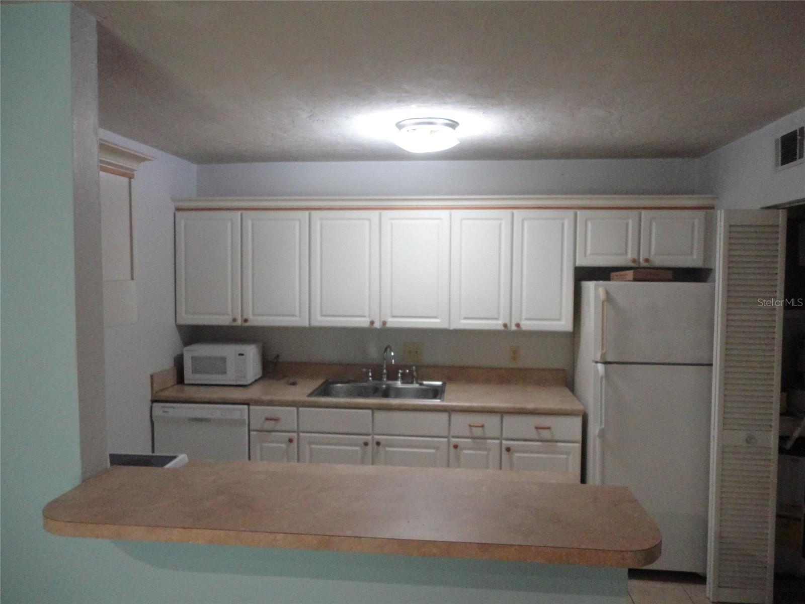 Image 4 of 8 For 1035 9th Street F4