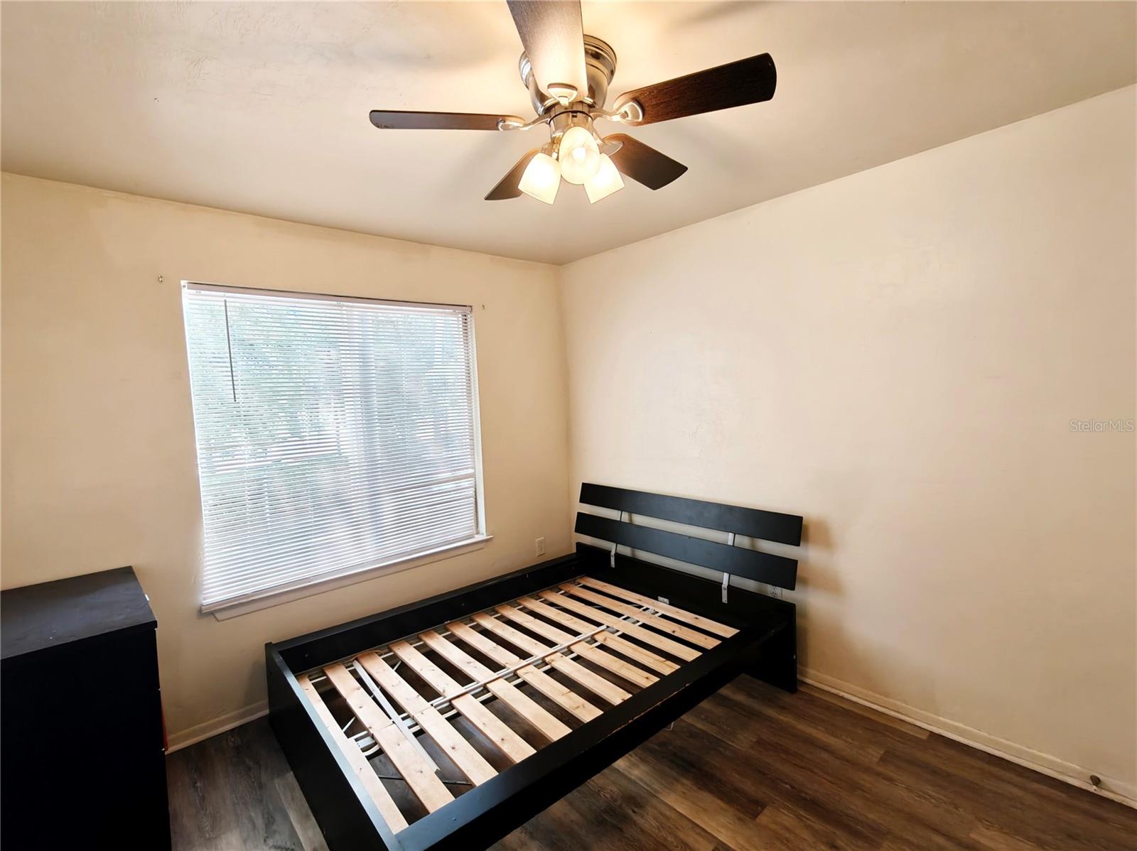 Image 16 of 19 For 4000 23rd Street 5-207 Room