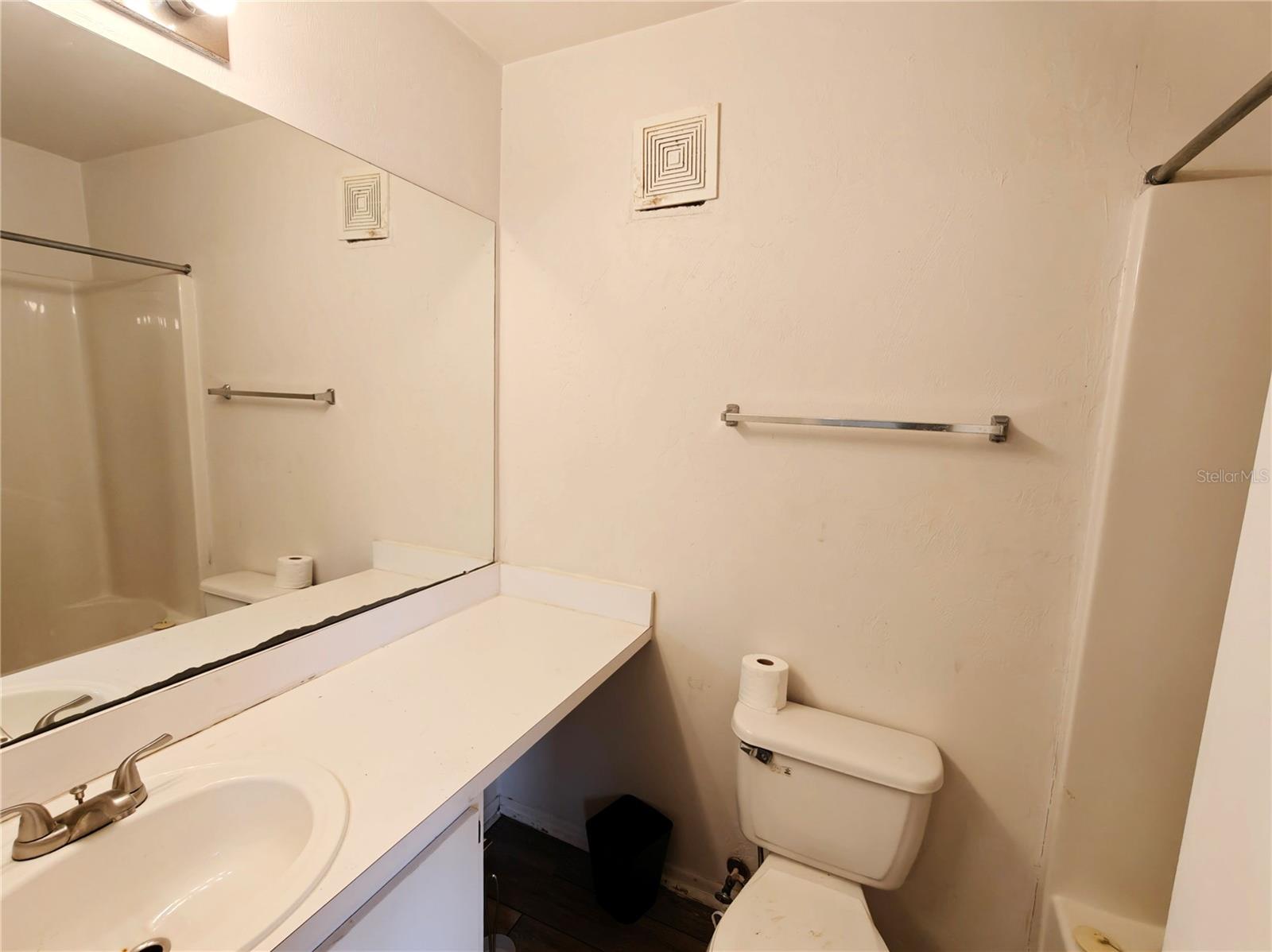 Image 19 of 19 For 4000 23rd Street 5-207 Room