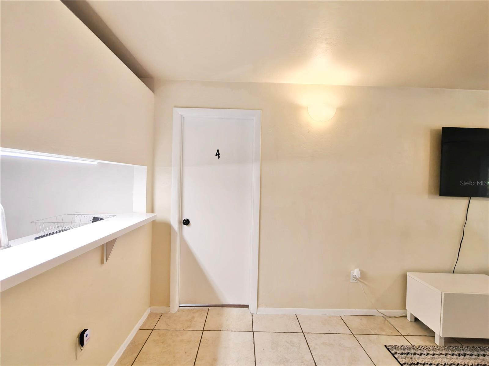 Image 15 of 21 For 4000 23rd Street 5-207 Room