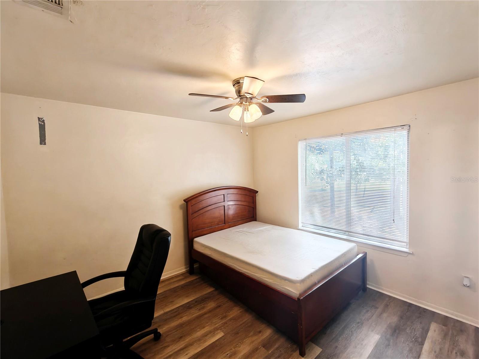 Image 16 of 21 For 4000 23rd Street 5-207 Room