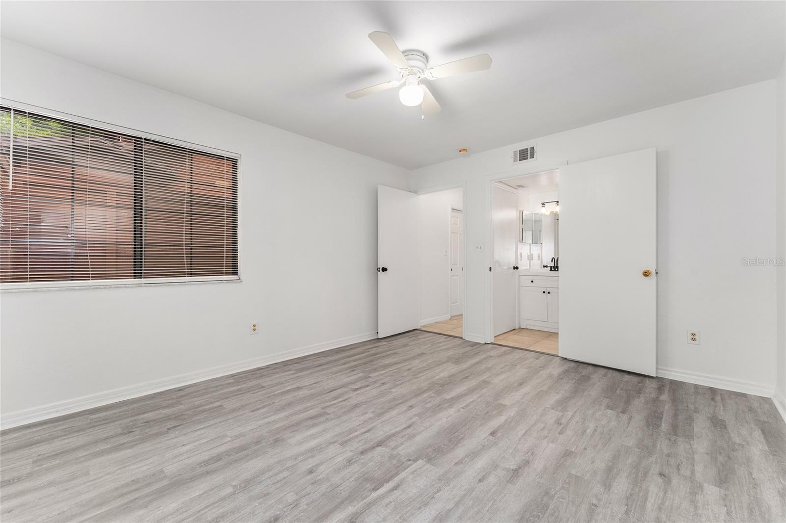 Image 13 of 26 For 917 56th Terrace