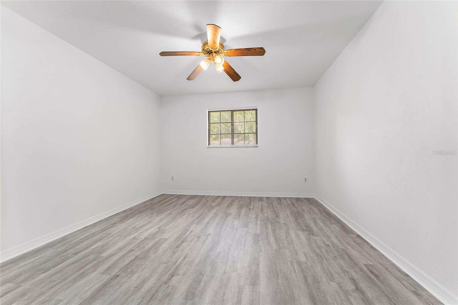 Image 17 of 26 For 917 56th Terrace