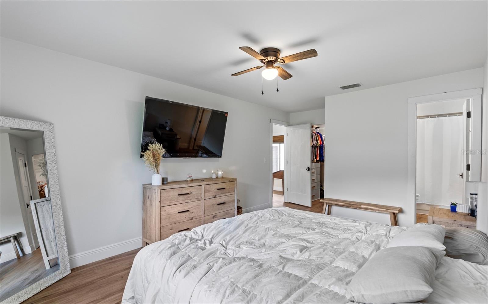Image 18 of 23 For 4520 43rd Place
