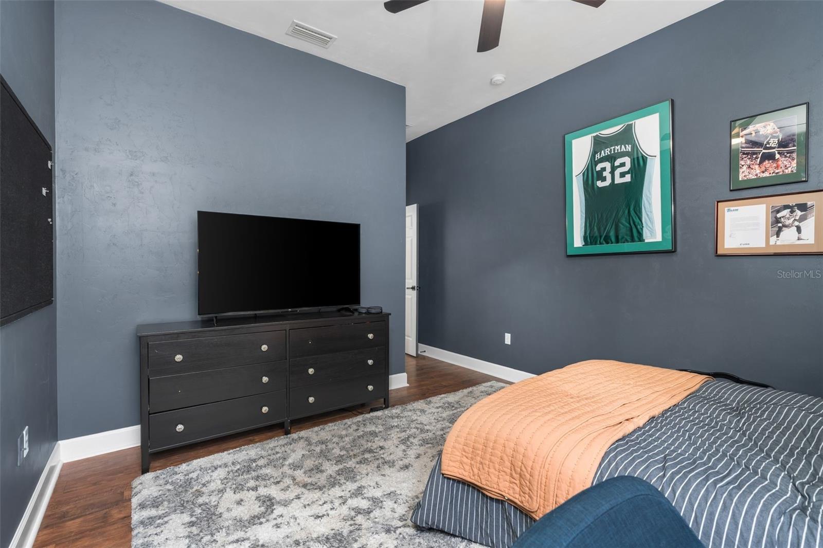 Image 16 of 40 For 6326 90th Street