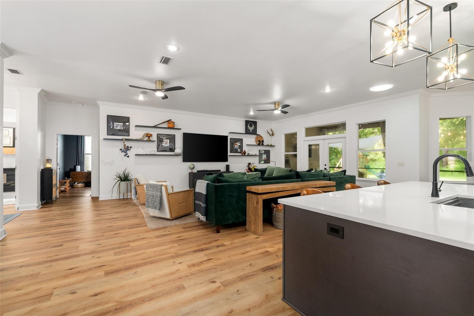 Image 6 of 40 For 6326 90th Street