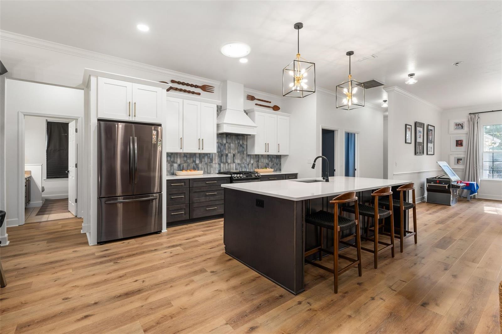 Image 8 of 40 For 6326 90th Street