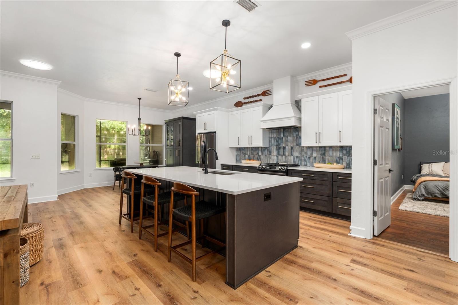 Image 9 of 40 For 6326 90th Street