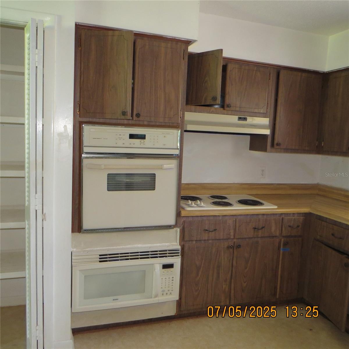 Image 7 of 26 For 8424 4th Place