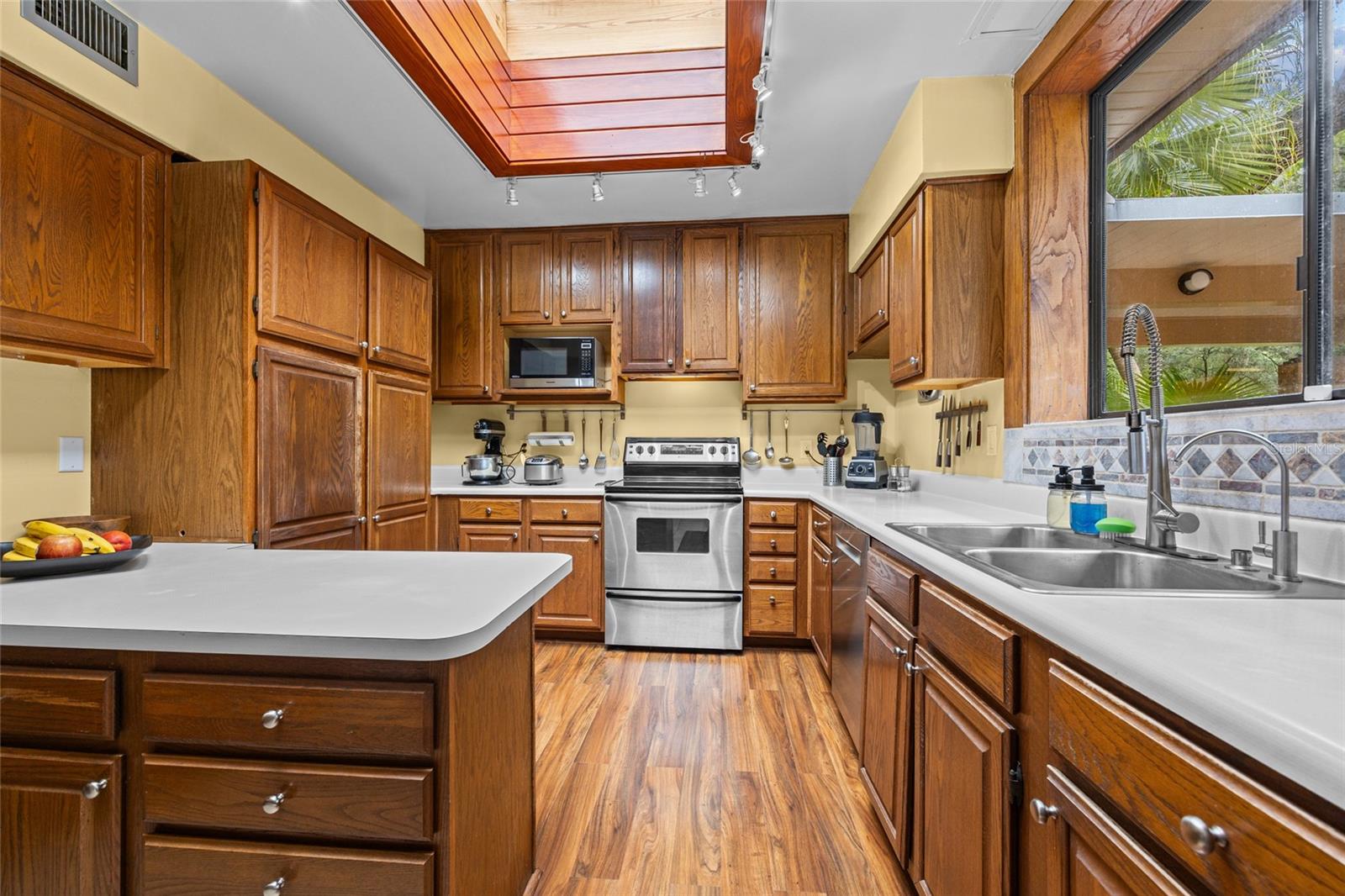 Image 13 of 49 For 32 43rd Terrace