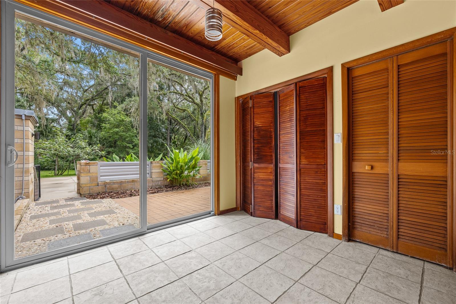 Image 30 of 49 For 32 43rd Terrace