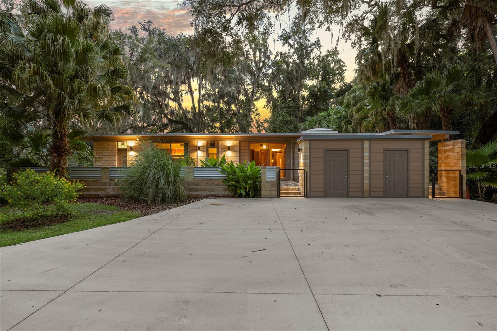 Image 4 of 49 For 32 43rd Terrace