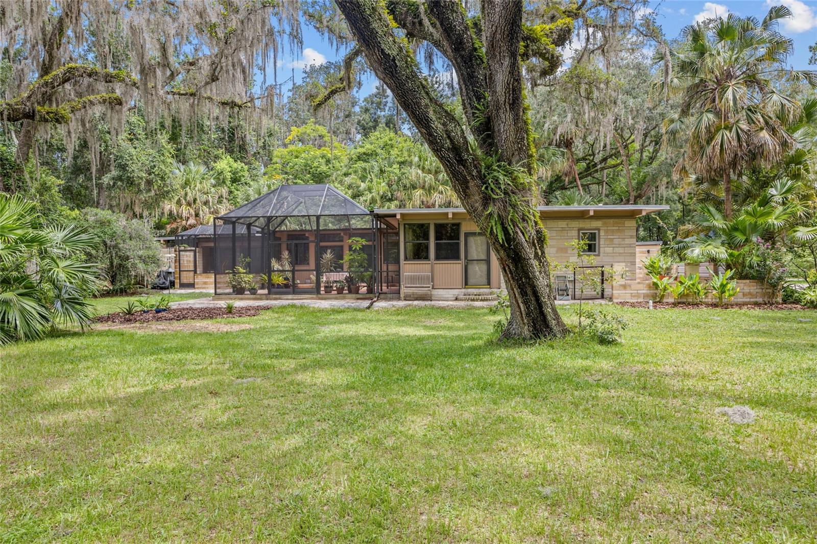 Image 41 of 49 For 32 43rd Terrace