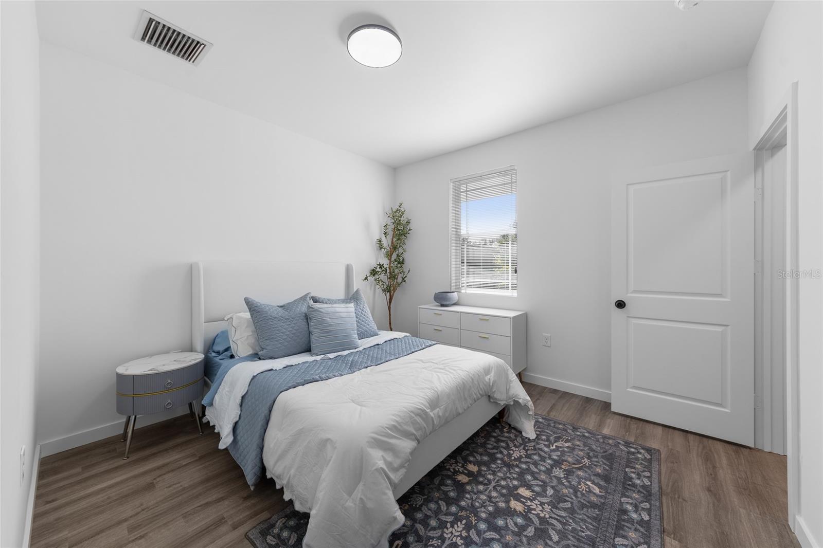 Image 4 of 19 For 1581 29th Road 4
