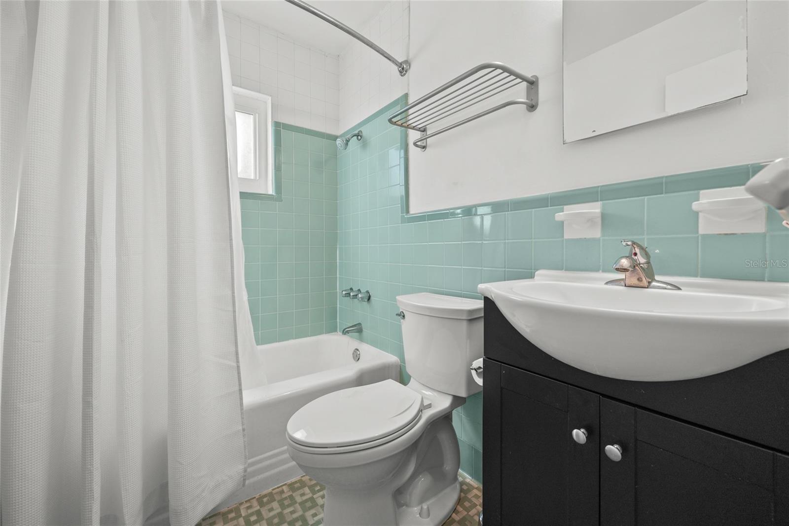 Image 15 of 36 For 601 36th Drive