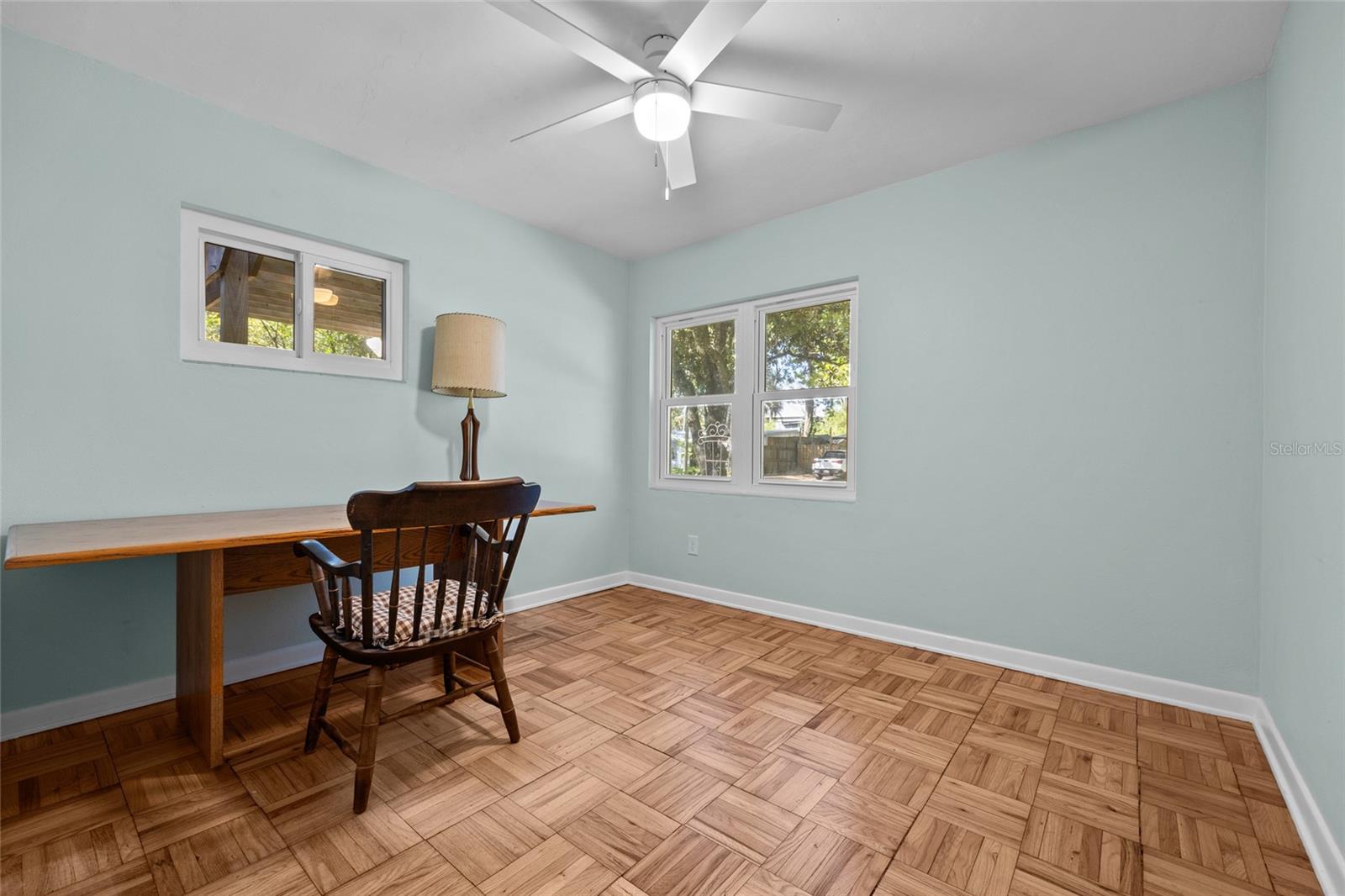 Image 21 of 36 For 601 36th Drive