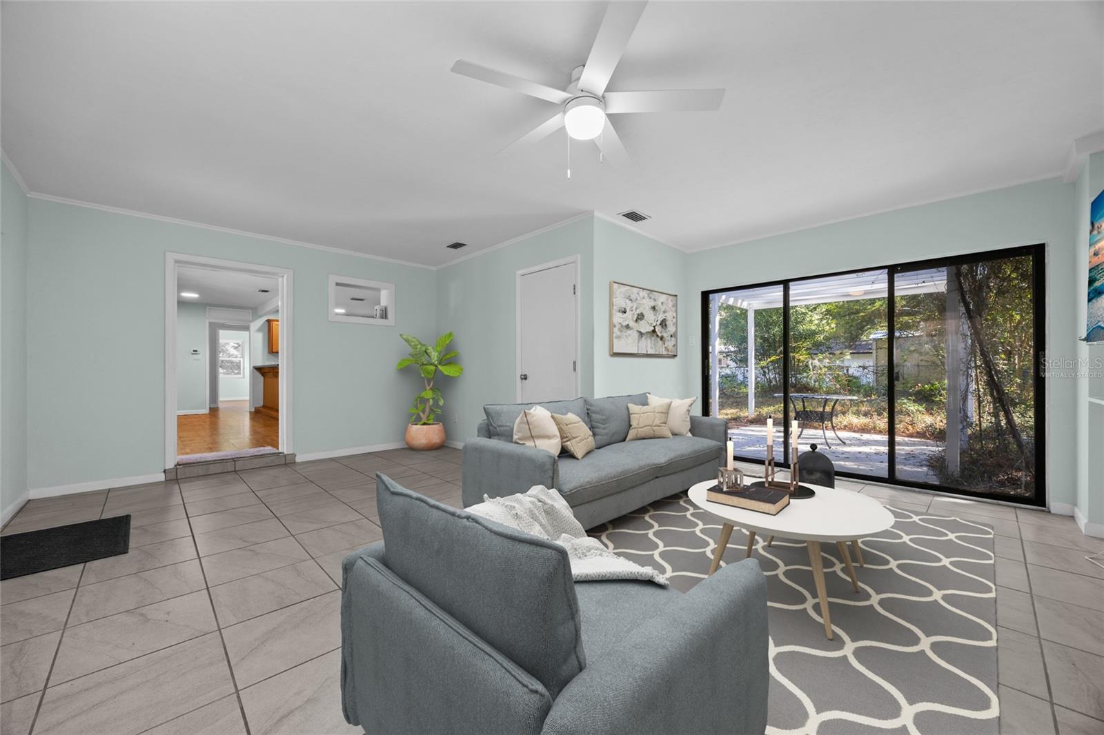 Image 4 of 36 For 601 36th Drive