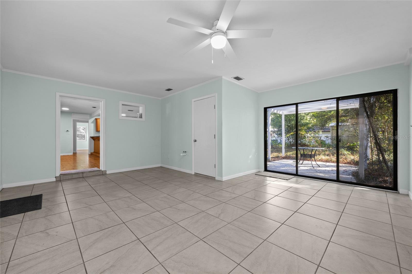 Image 6 of 36 For 601 36th Drive