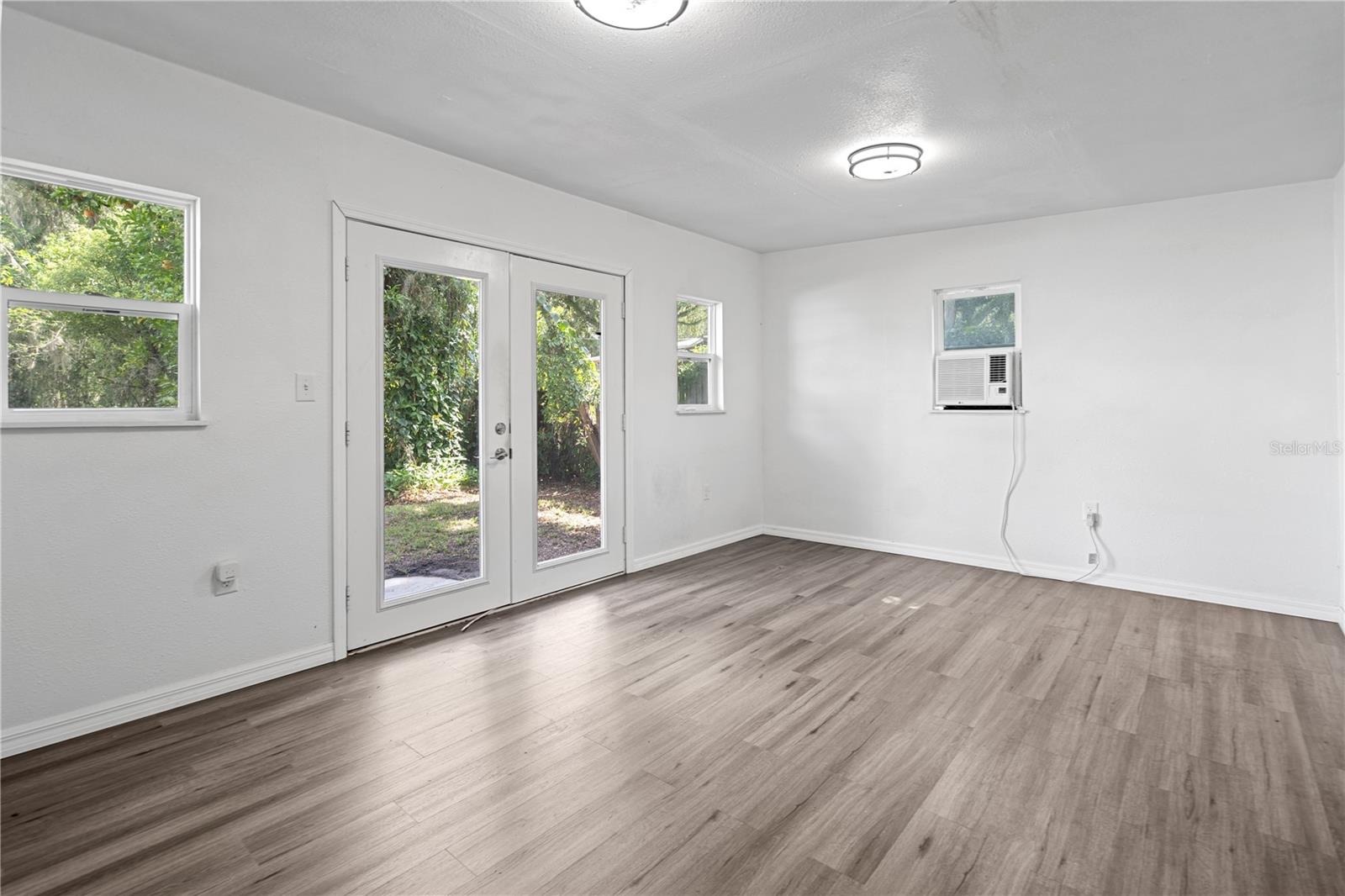Image 16 of 21 For 1316 9th Street