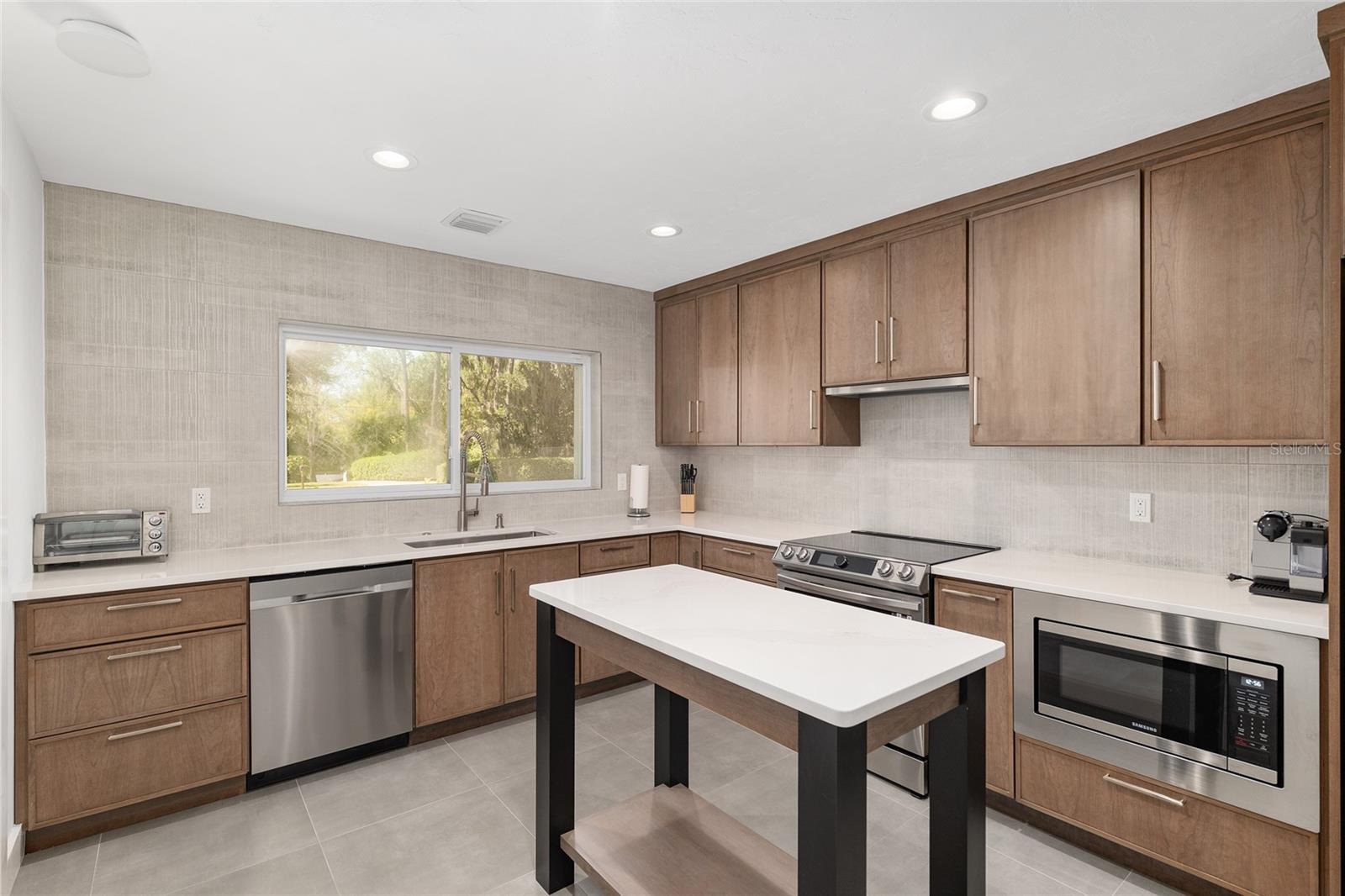 Image 13 of 68 For 601 23rd Street