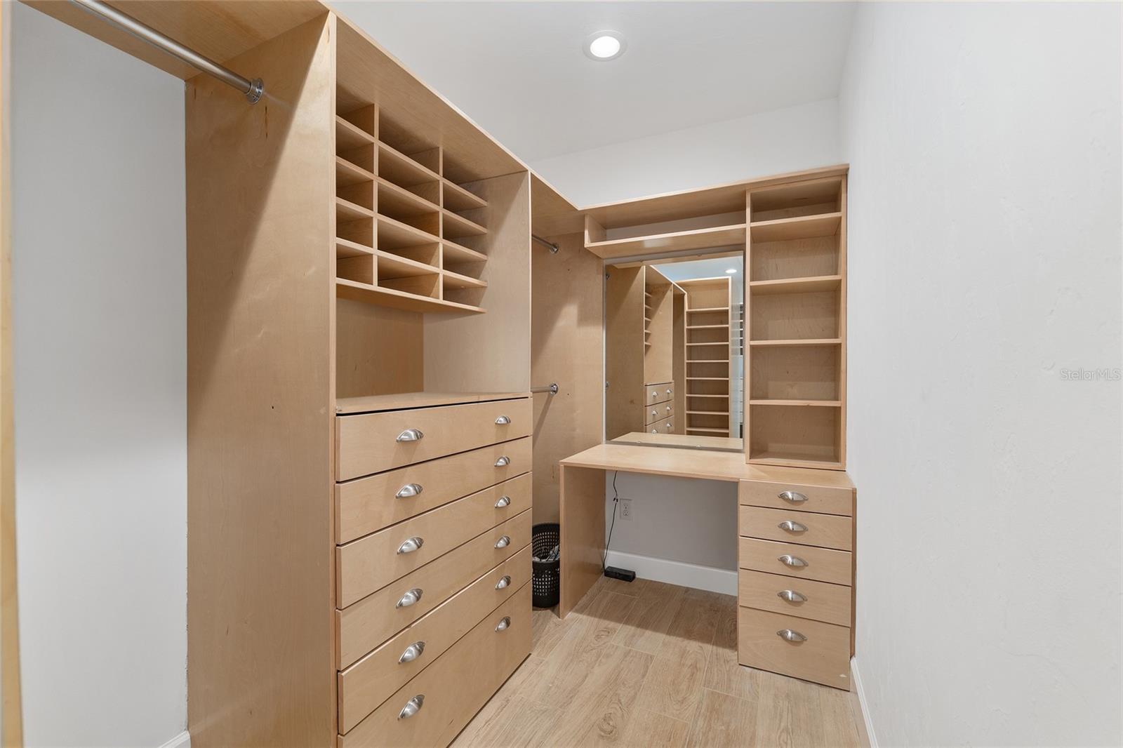 Image 37 of 68 For 601 23rd Street