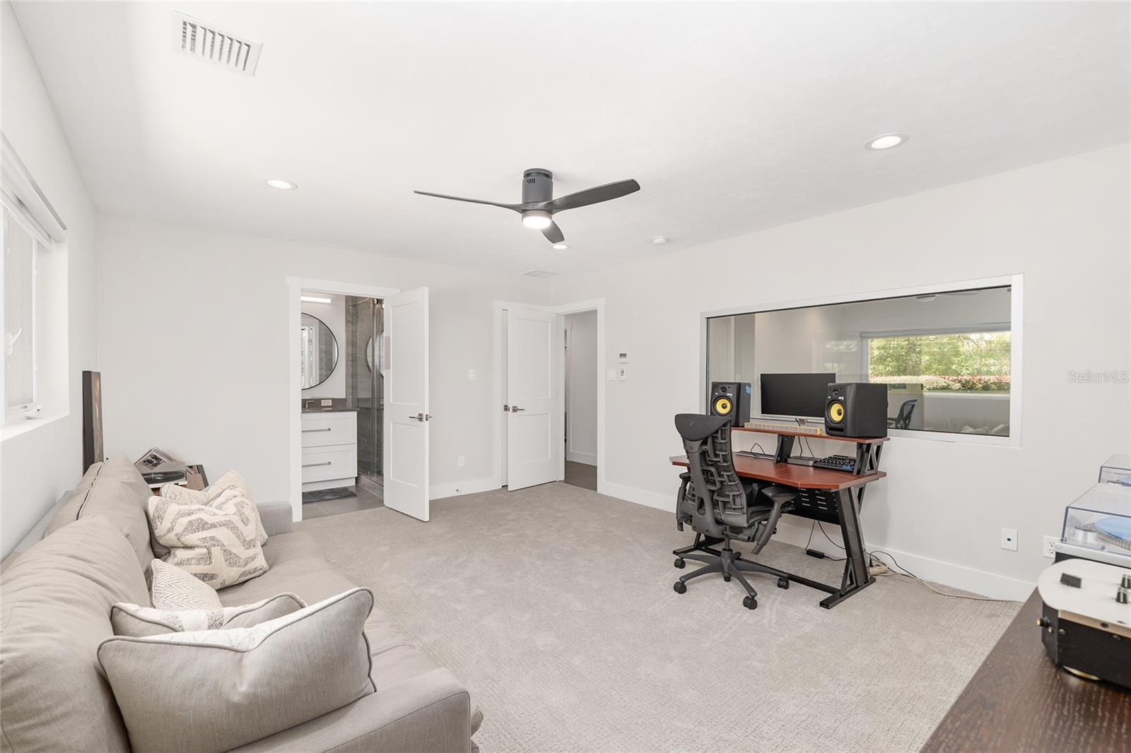 Image 46 of 68 For 601 23rd Street