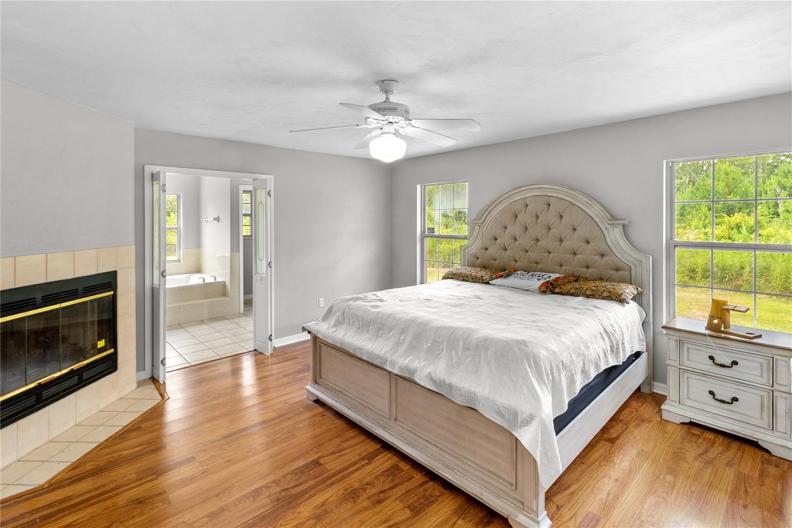 Image 17 of 41 For 18820 111th Terrace