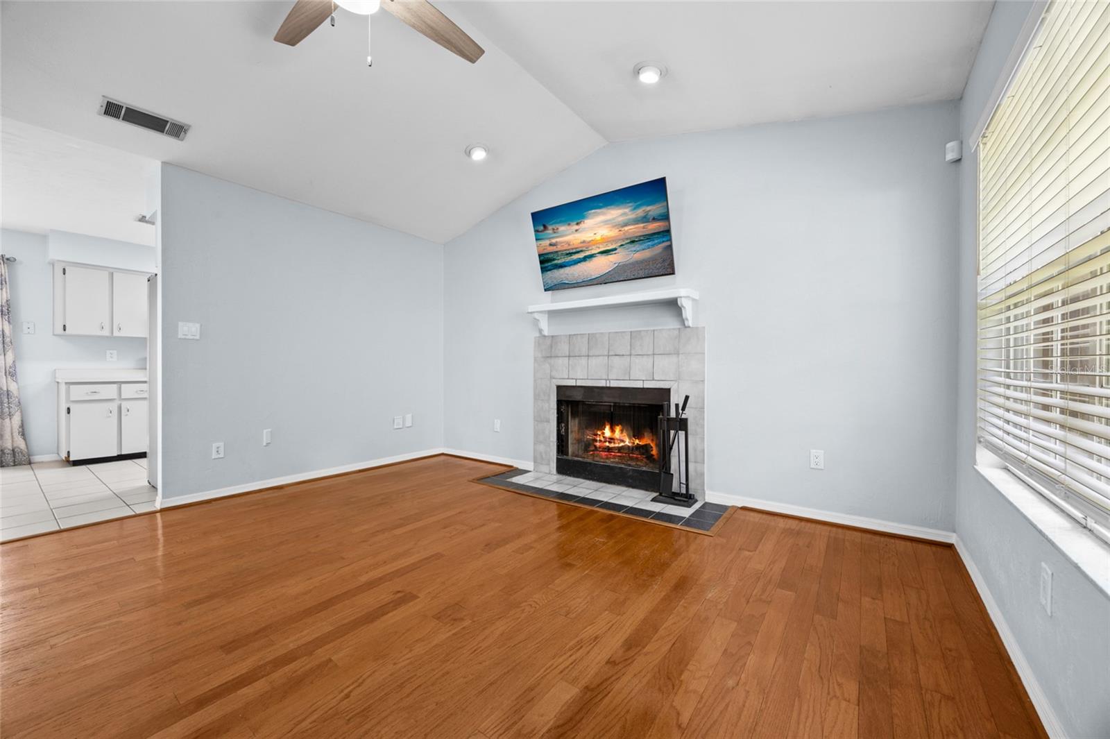 Image 5 of 26 For 2829 39th Avenue