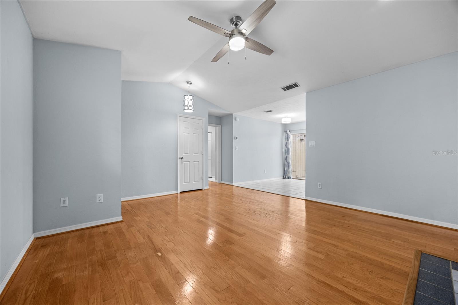 Image 8 of 26 For 2829 39th Avenue
