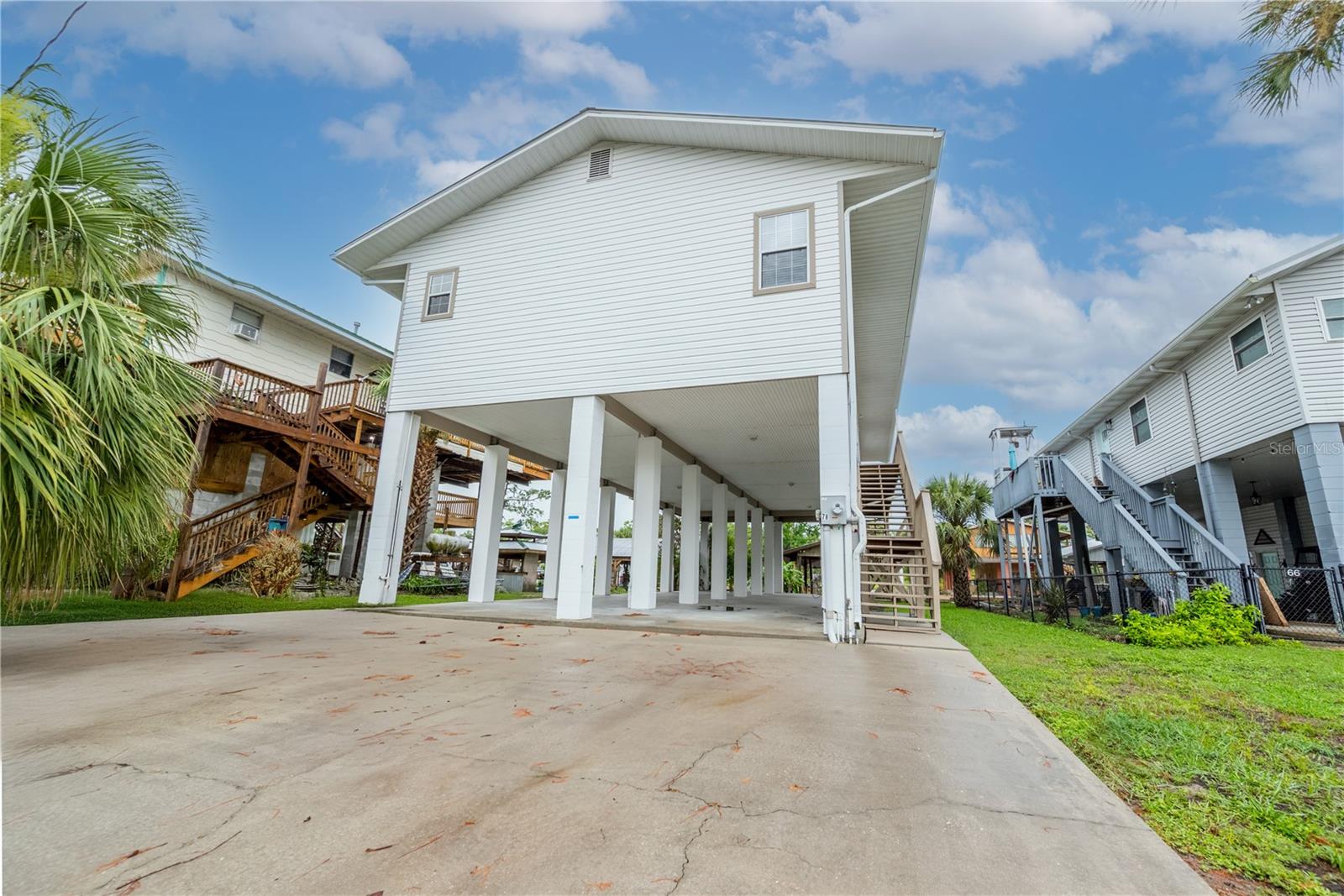 Image 2 of 50 For 78 901 Avenue