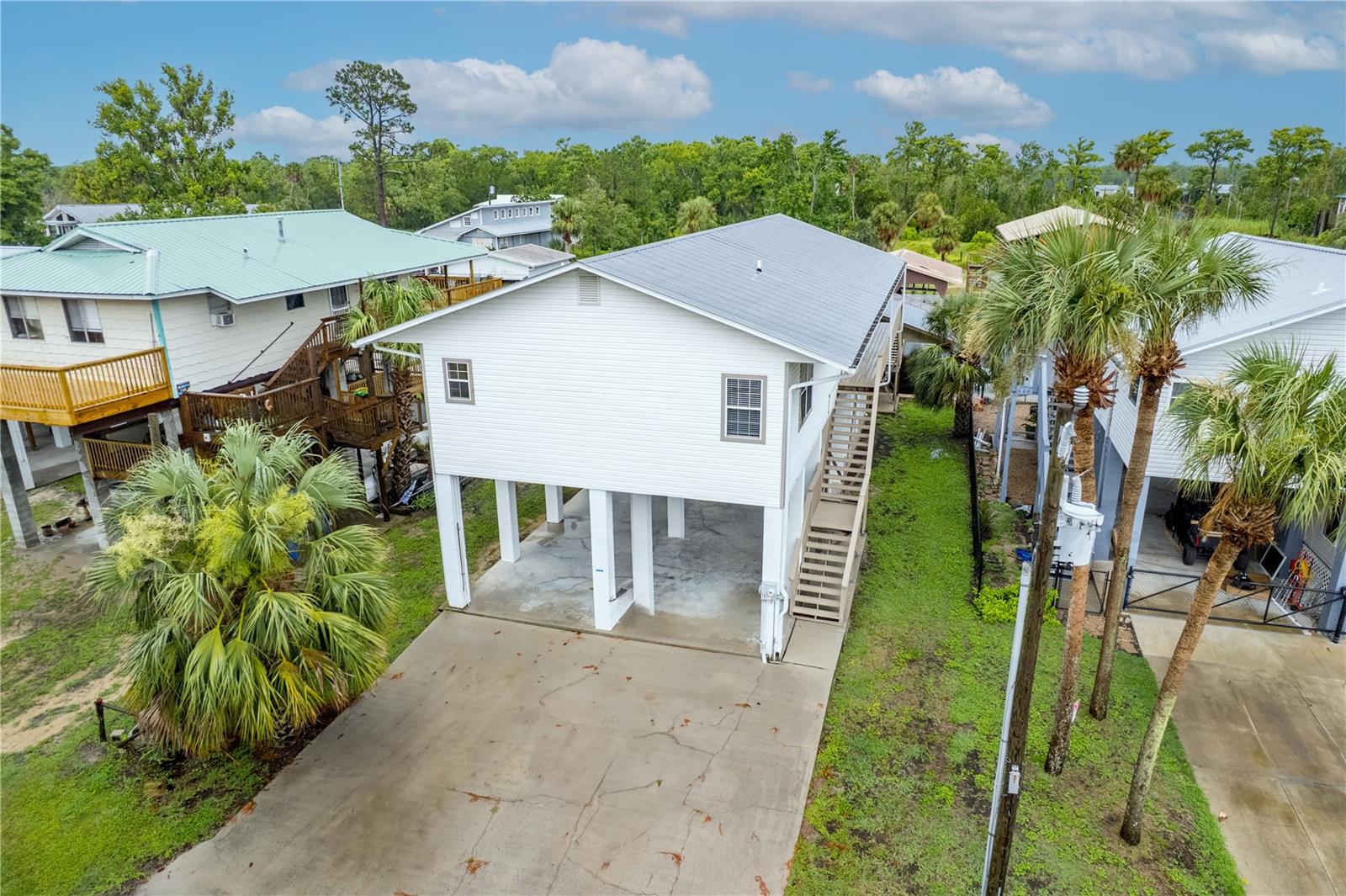 Image 3 of 50 For 78 901 Avenue