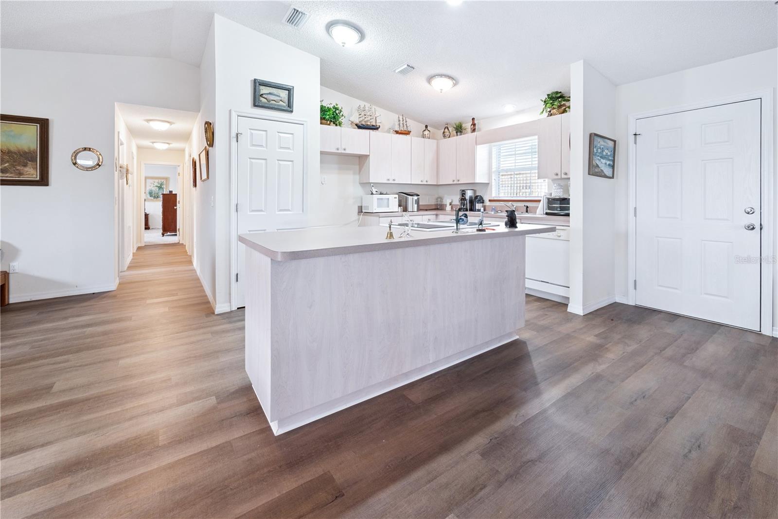 Image 36 of 50 For 78 901 Avenue