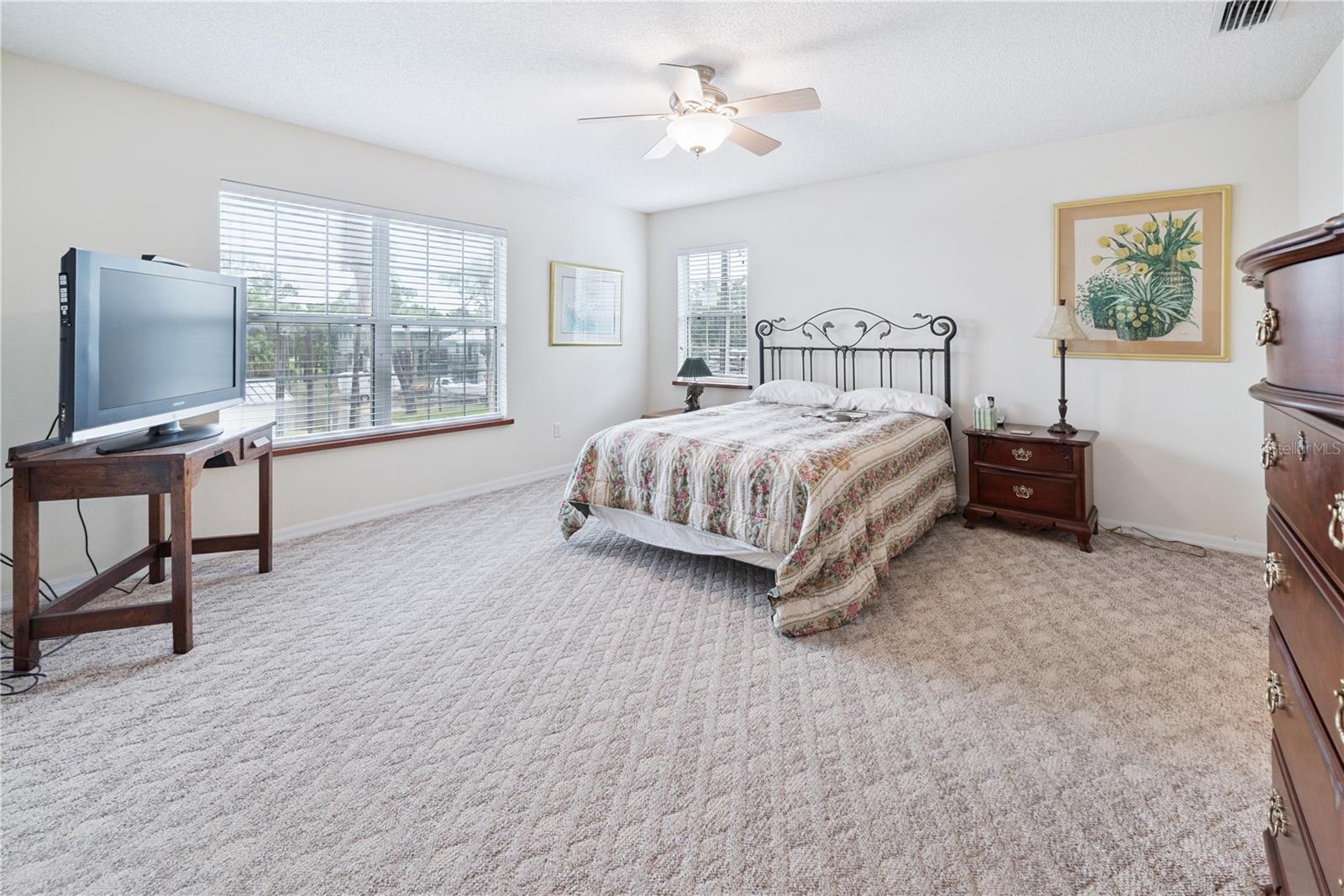 Image 39 of 50 For 78 901 Avenue