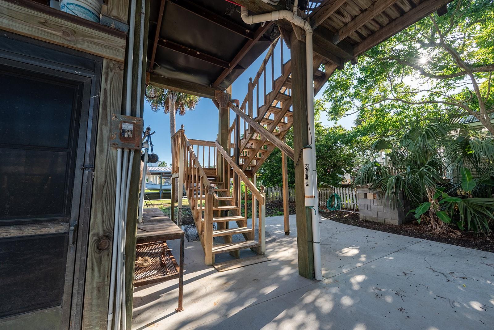 Image 17 of 37 For 94 899 Avenue