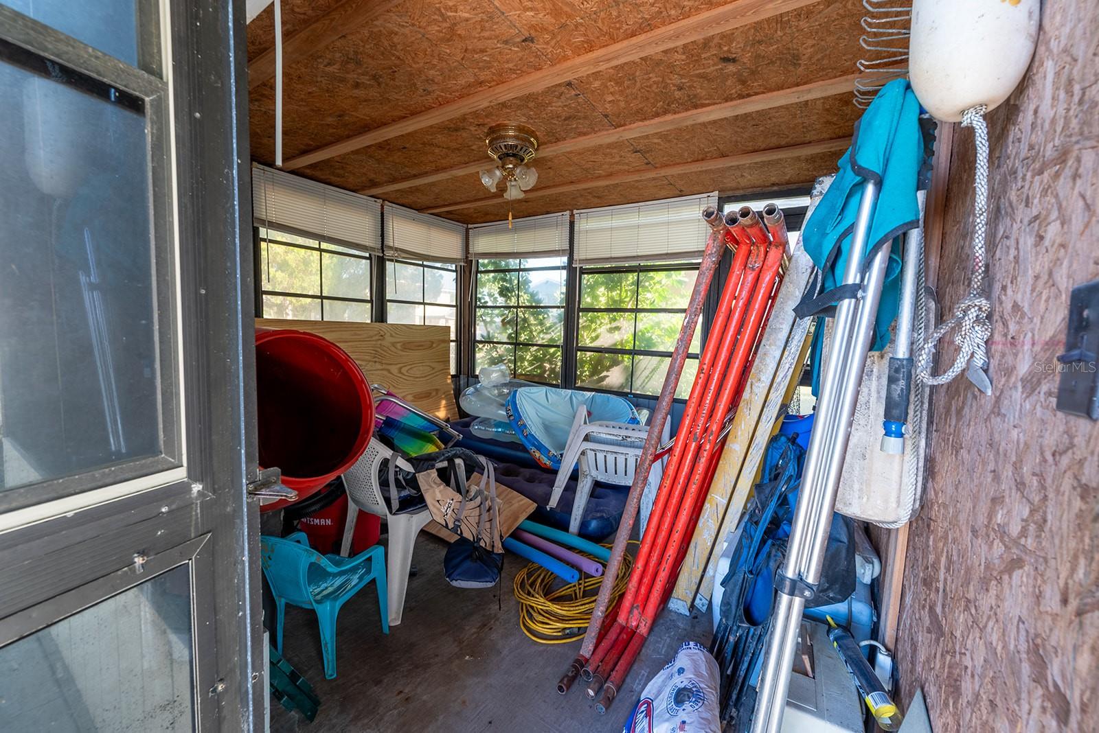Image 18 of 37 For 94 899 Avenue
