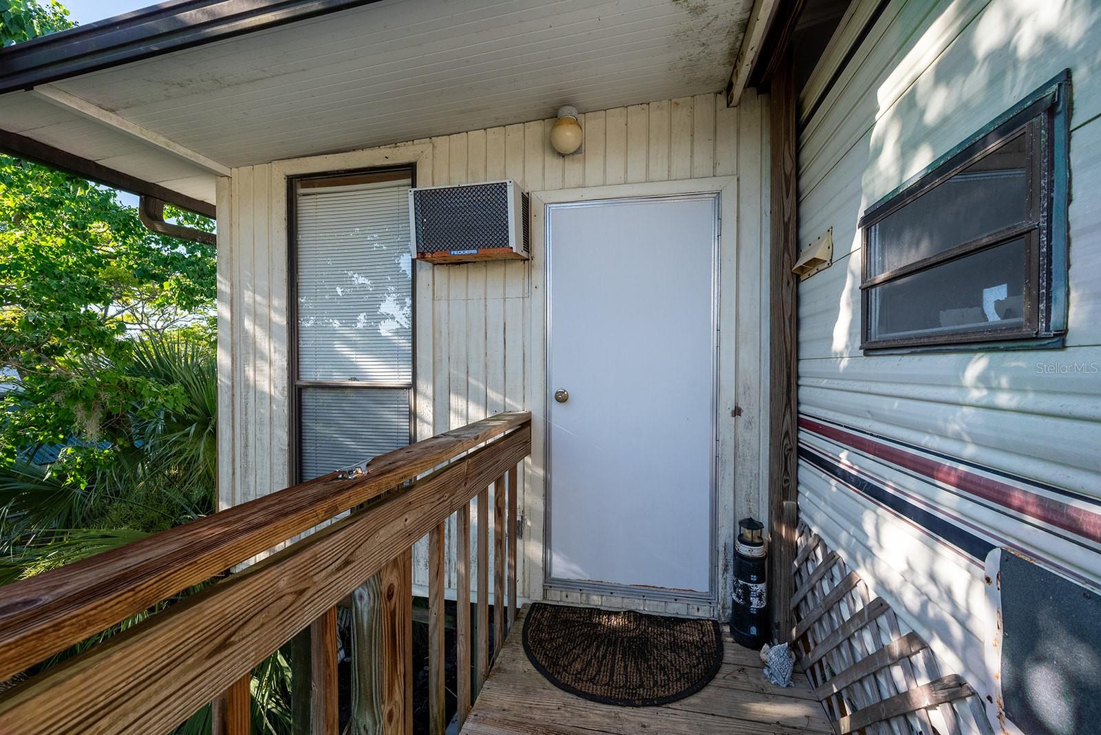 Image 6 of 37 For 94 899 Avenue