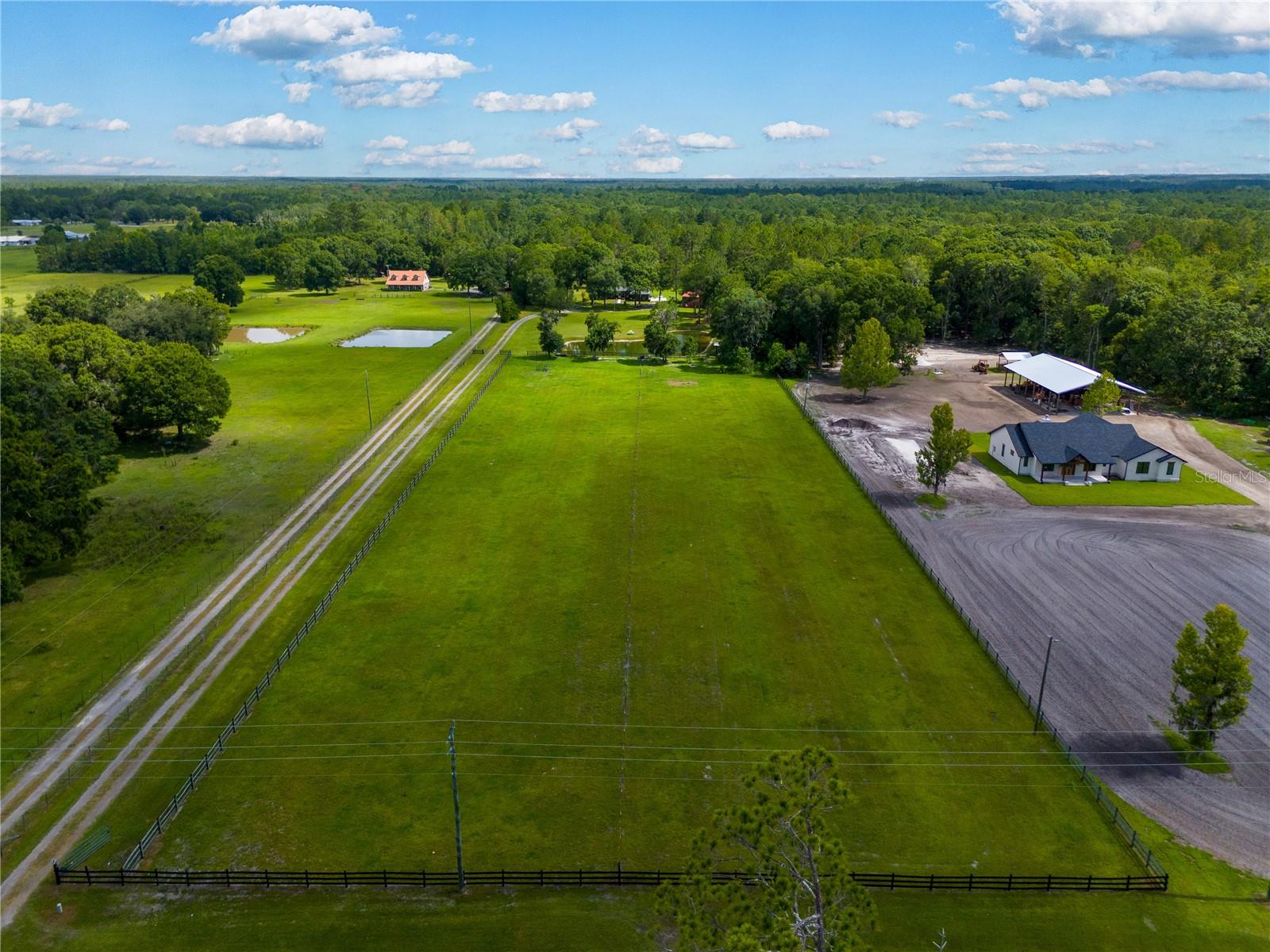 Image 4 of 72 For 2527 County Road 225