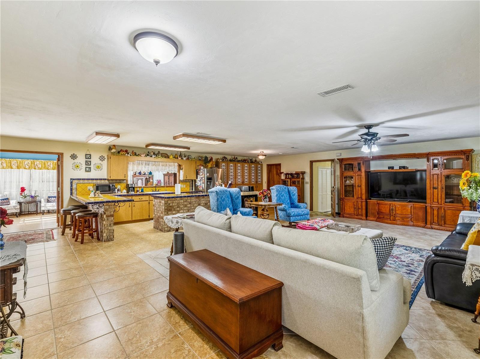 Image 10 of 73 For 1550 167 Place