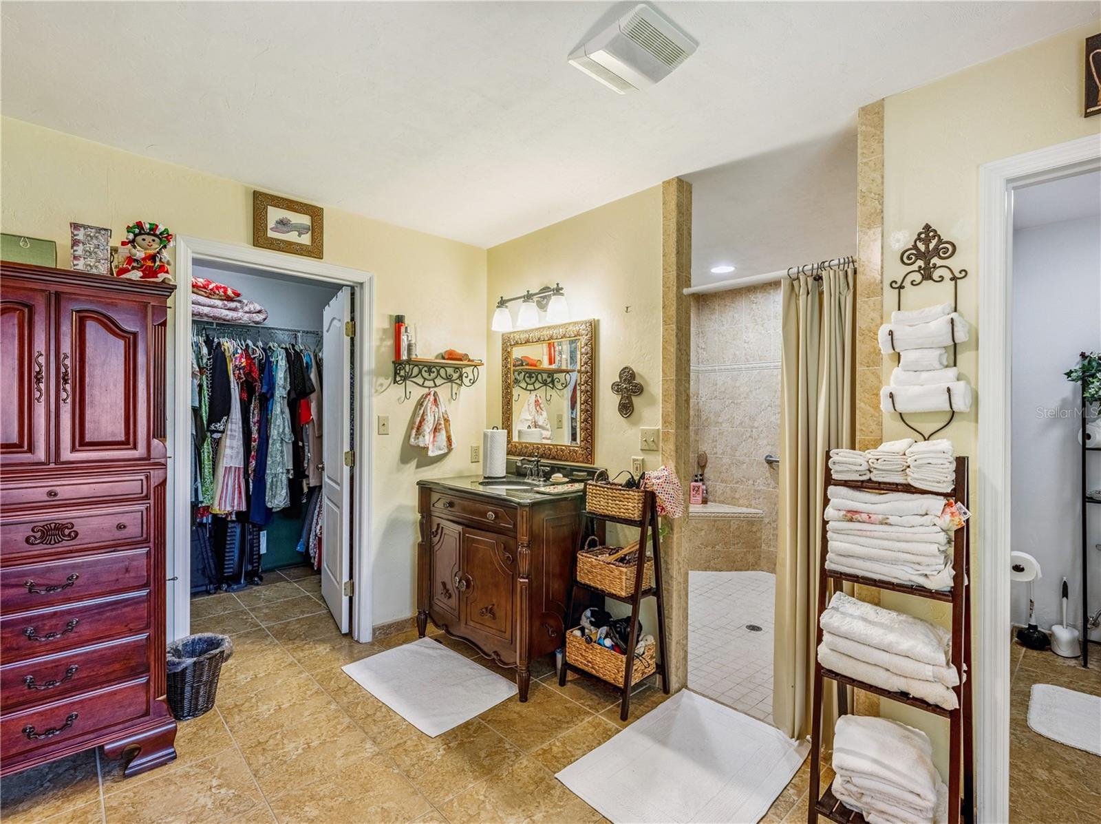 Image 33 of 73 For 1550 167 Place