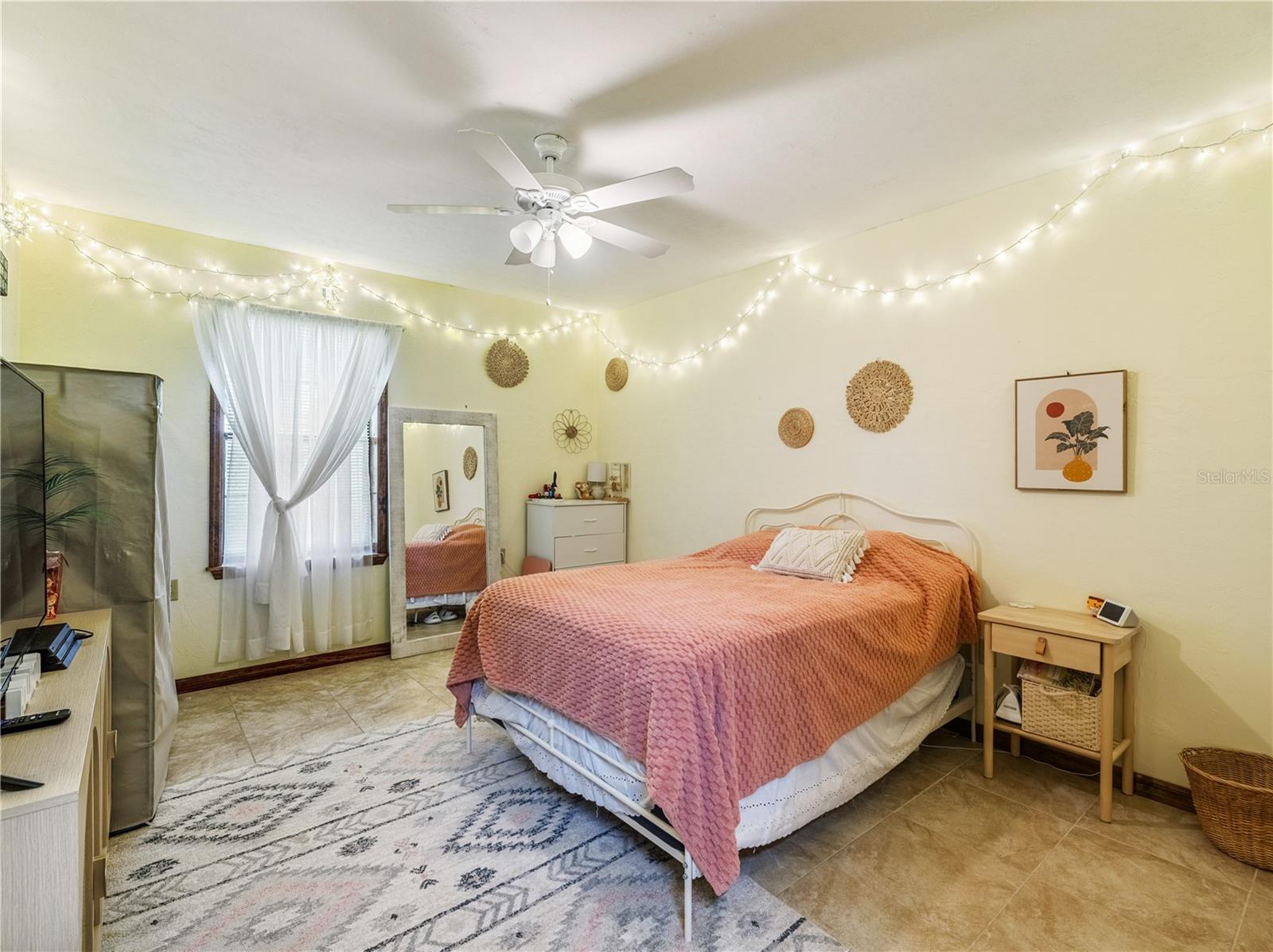 Image 43 of 73 For 1550 167 Place