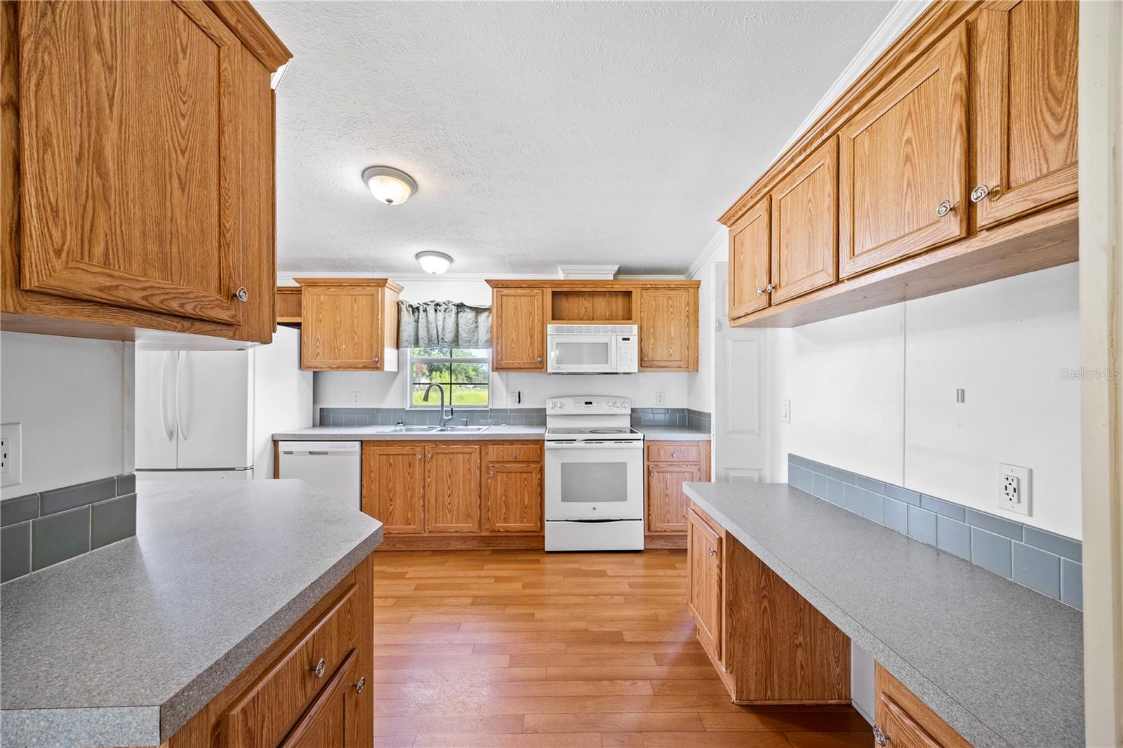 Image 7 of 34 For 20761 118th Street