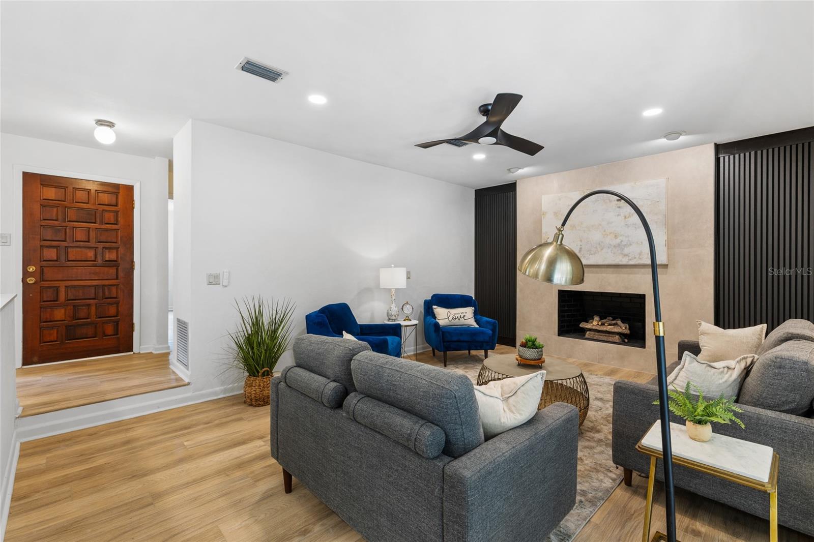 Image 4 of 37 For 2330 54th Terrace